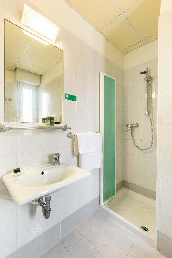 Hotel Condor-New 2024-Con Piscina リッチョーネ エクステリア 写真