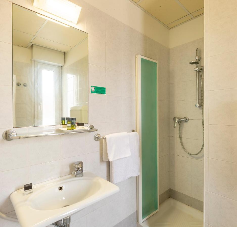Hotel Condor-New 2024-Con Piscina リッチョーネ エクステリア 写真
