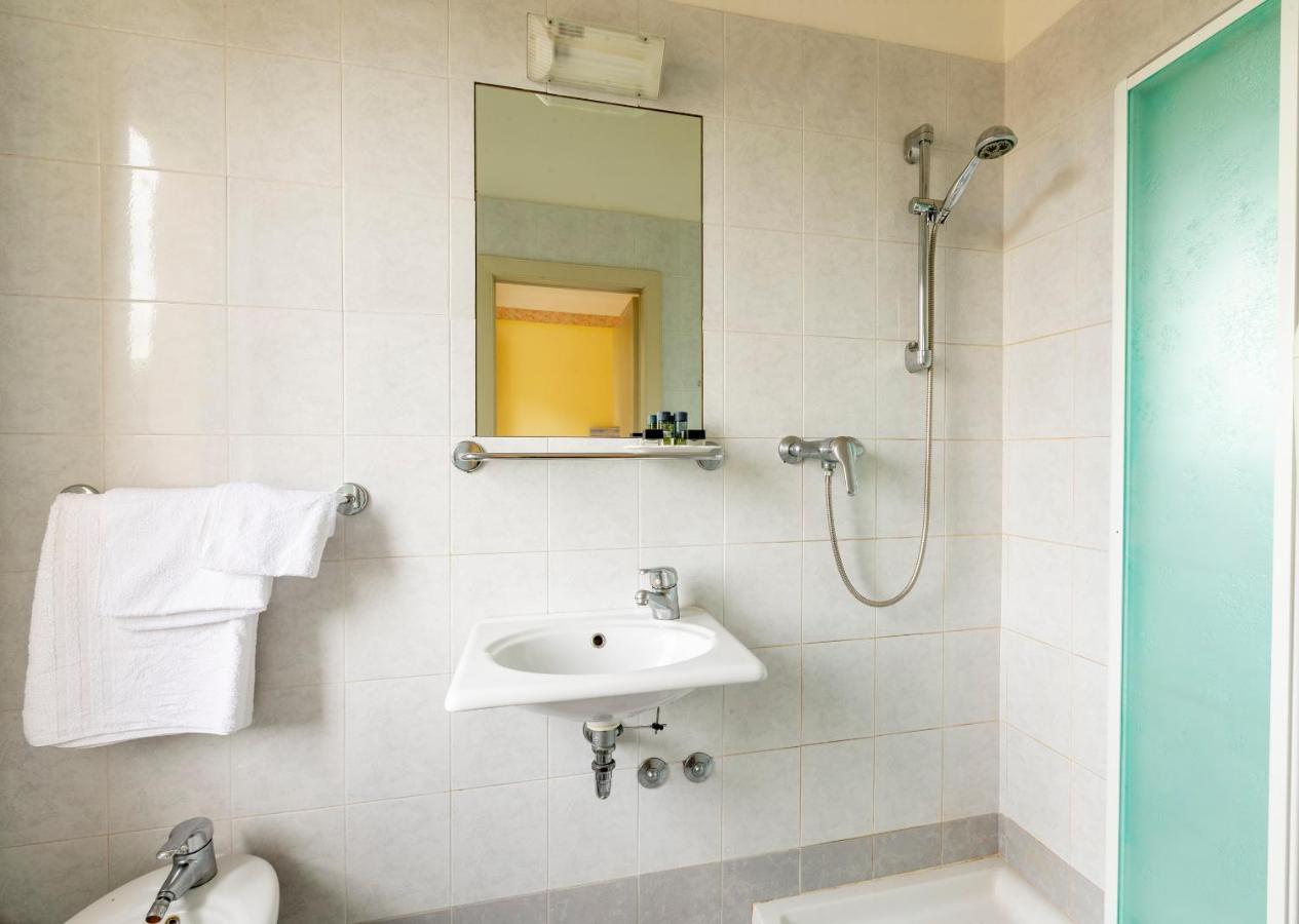 Hotel Condor-New 2024-Con Piscina リッチョーネ エクステリア 写真