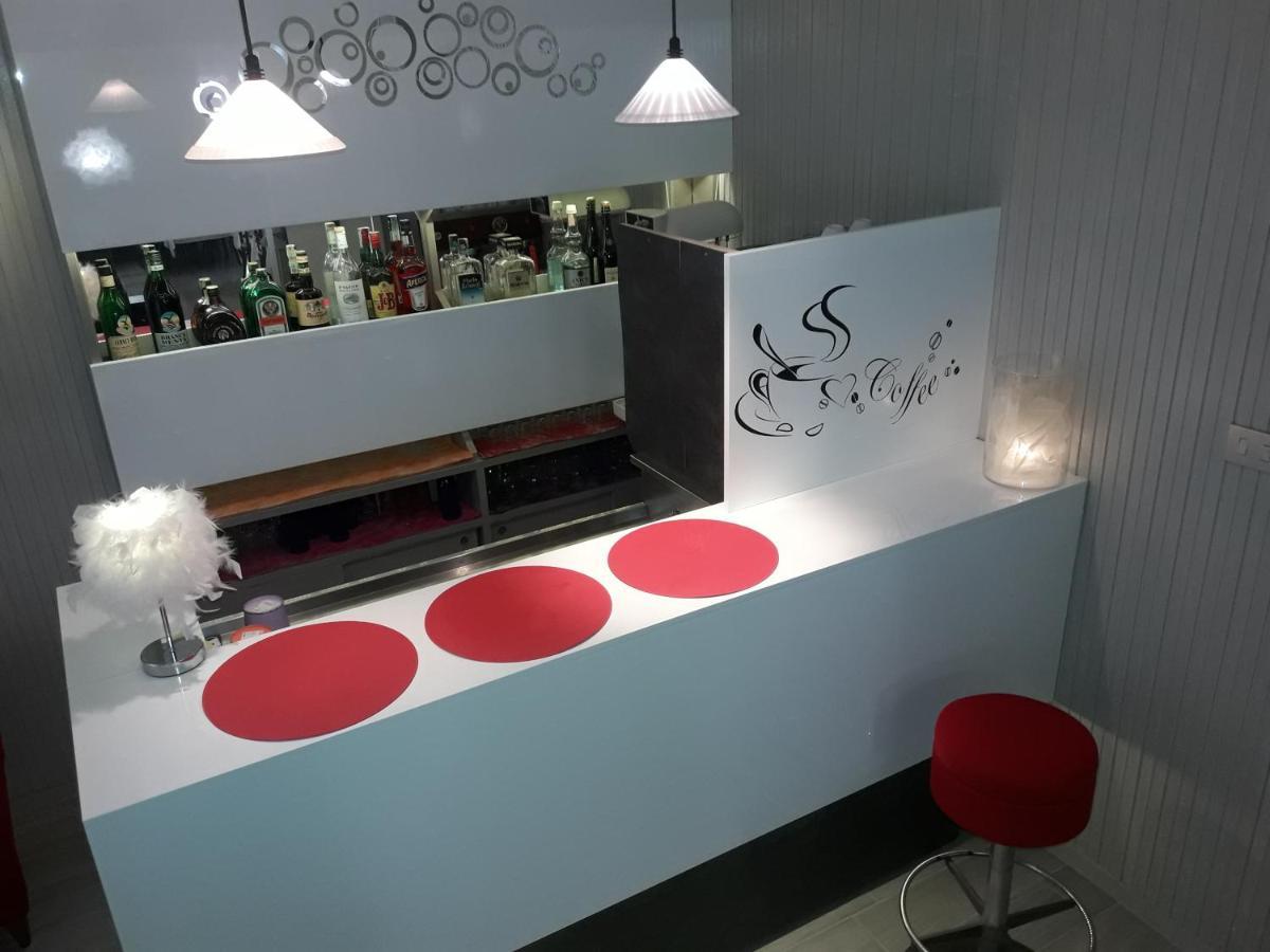 Hotel Condor-New 2024-Con Piscina リッチョーネ エクステリア 写真