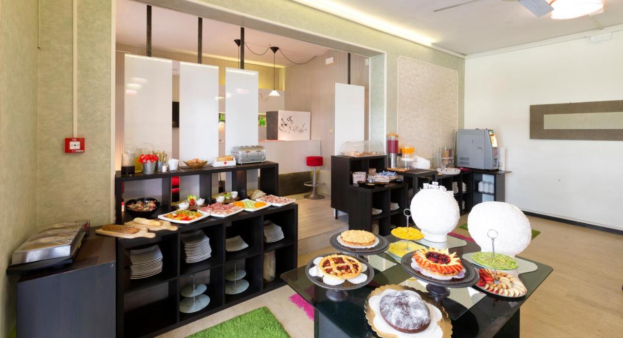 Hotel Condor-New 2024-Con Piscina リッチョーネ エクステリア 写真