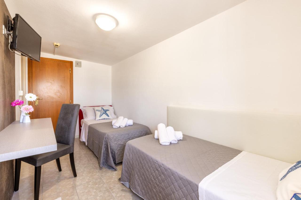 Hotel Condor-New 2024-Con Piscina リッチョーネ エクステリア 写真