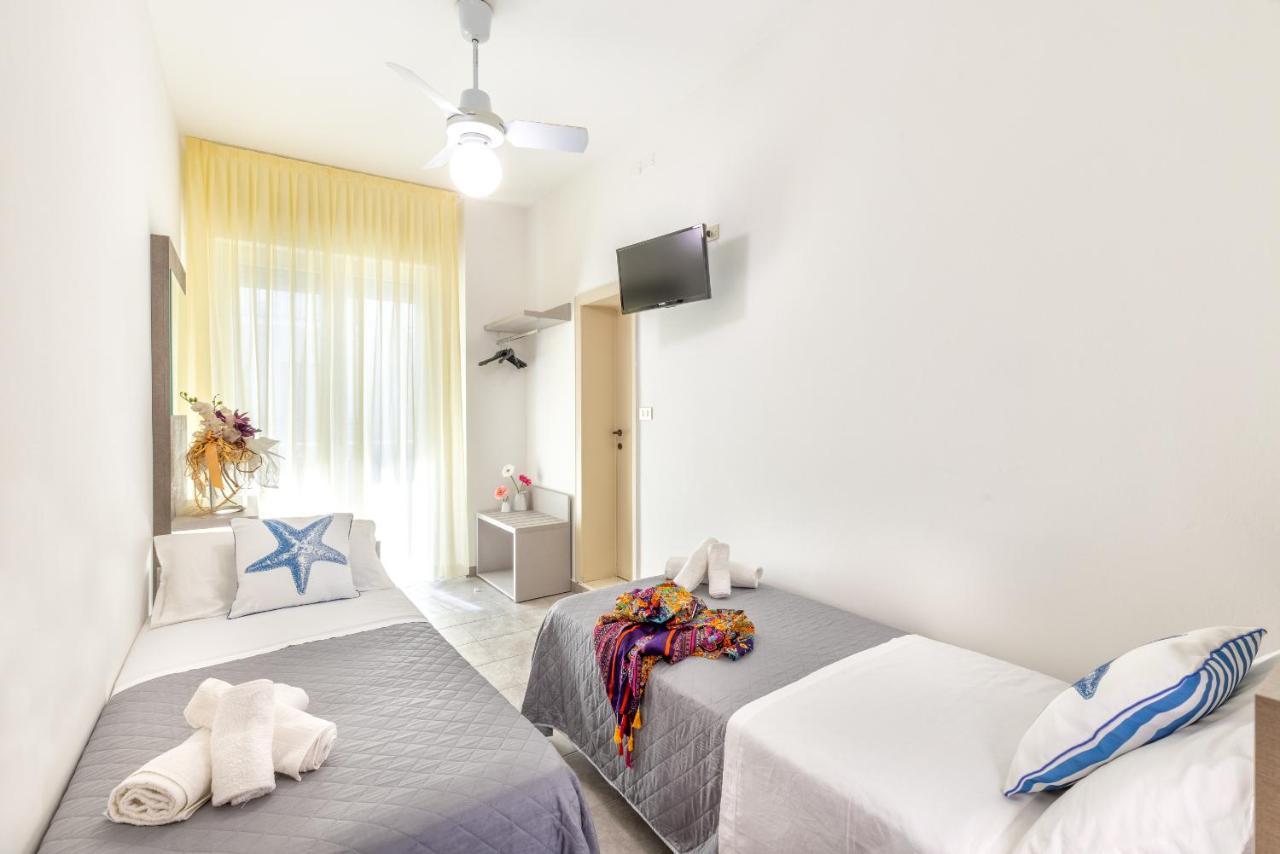 Hotel Condor-New 2024-Con Piscina リッチョーネ エクステリア 写真