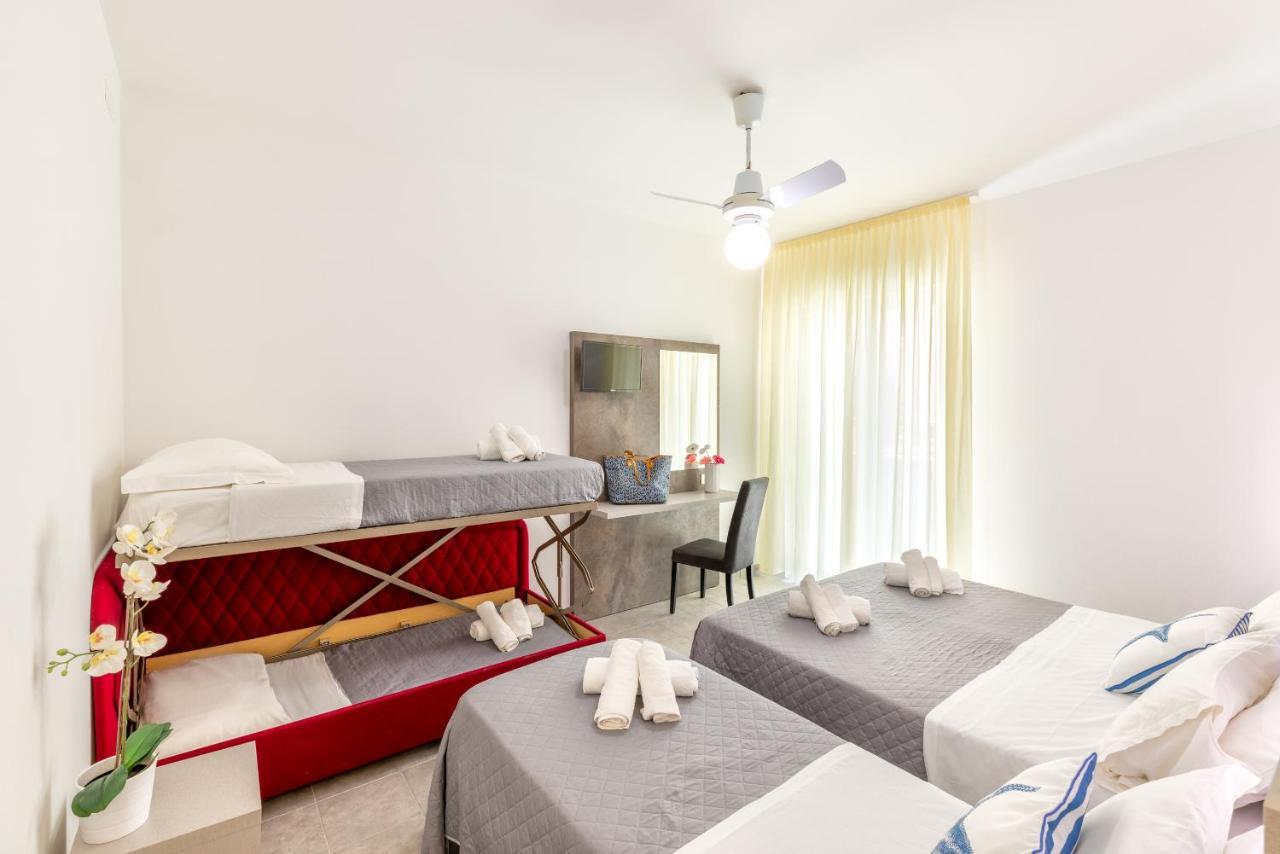 Hotel Condor-New 2024-Con Piscina リッチョーネ エクステリア 写真