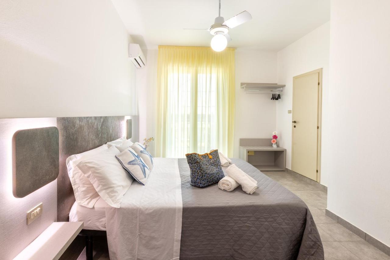 Hotel Condor-New 2024-Con Piscina リッチョーネ エクステリア 写真