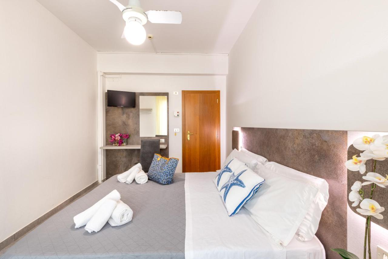 Hotel Condor-New 2024-Con Piscina リッチョーネ エクステリア 写真