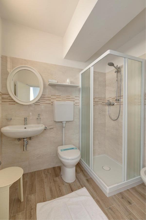 Hotel Condor-New 2024-Con Piscina リッチョーネ エクステリア 写真